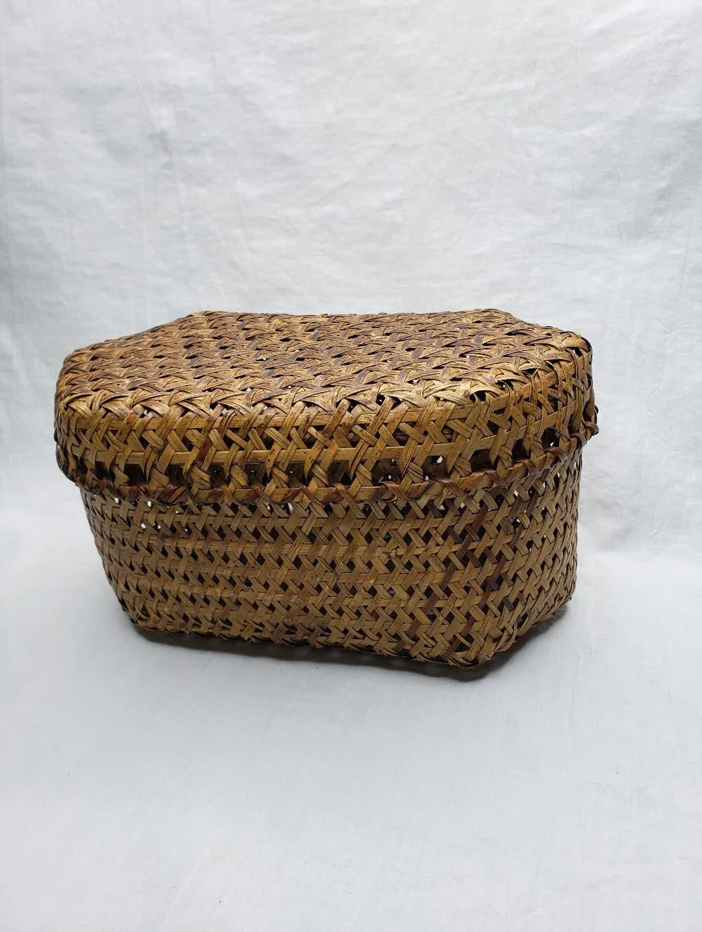 Brown Wicker Lidded Basket 9 By 5 Inches